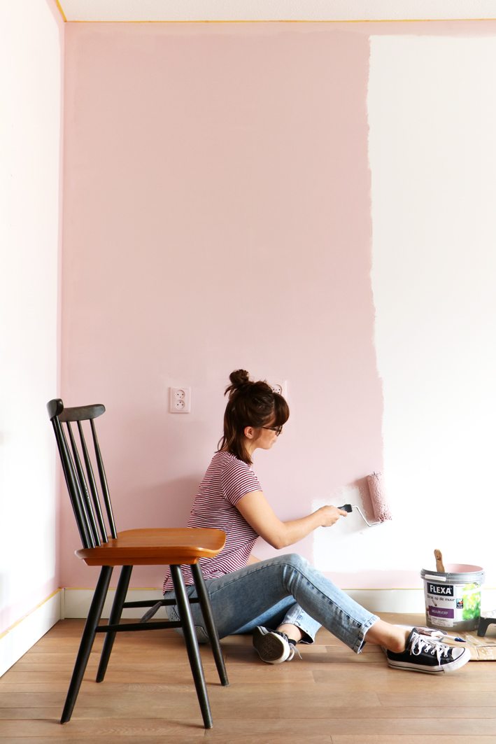 pink wall livingroom