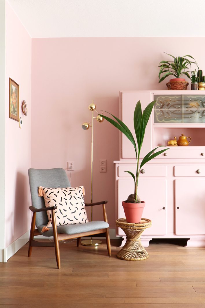 Pink living room deals wall