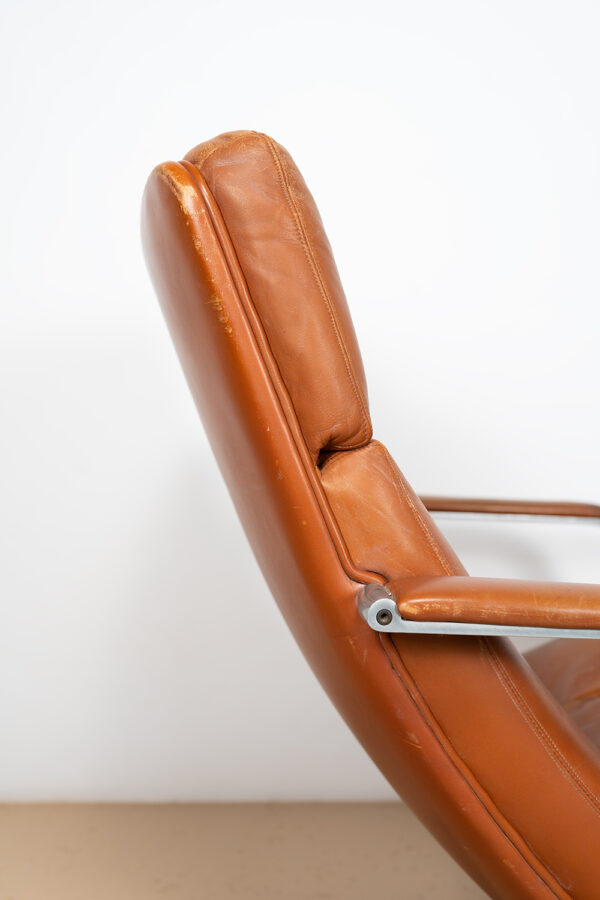 Artifort fauteuil F141